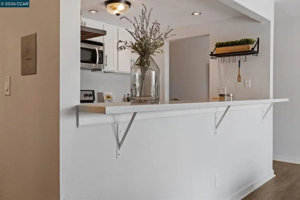 417 Evelyn Avenue #302 Albany, CA 94706
