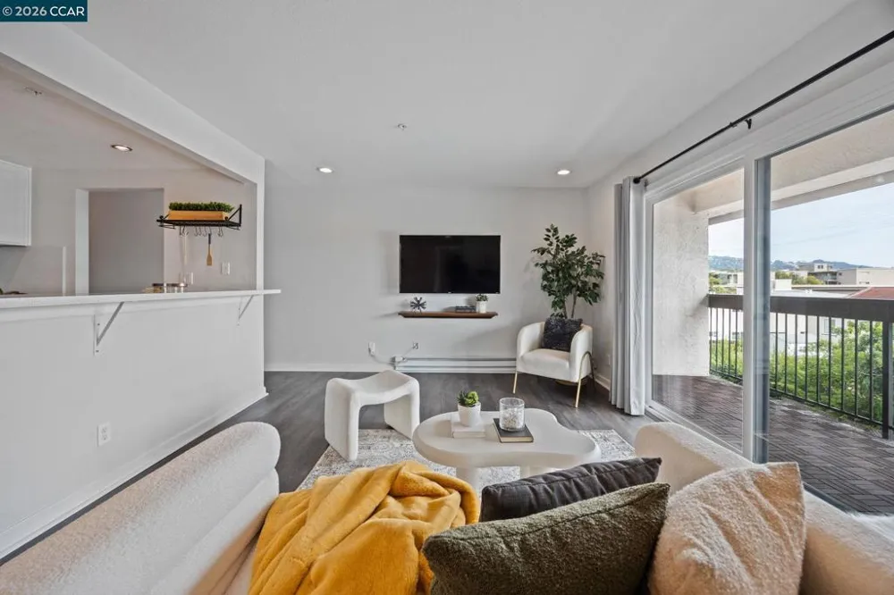 417 Evelyn Avenue #302 Albany, CA 94706