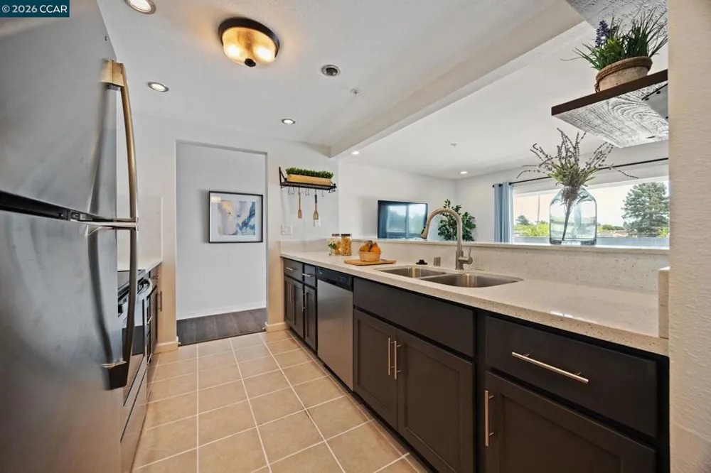 417 Evelyn Avenue #302 Albany, CA 94706