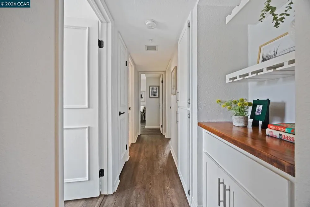 417 Evelyn Avenue #302 Albany, CA 94706