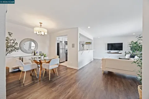 417 Evelyn Avenue #302
