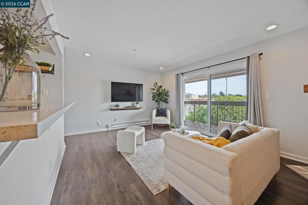 417 Evelyn Avenue #302 Albany, CA 94706