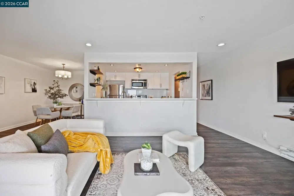 417 Evelyn Avenue #302 Albany, CA 94706