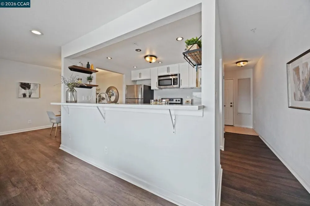417 Evelyn Avenue #302 Albany, CA 94706