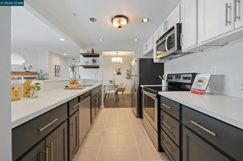 417 Evelyn Avenue #302