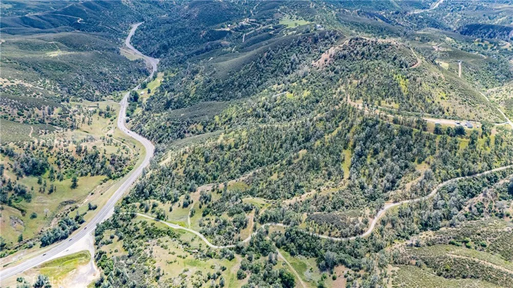 401 Watertrough Rd Clearlake Oaks, CA 95423