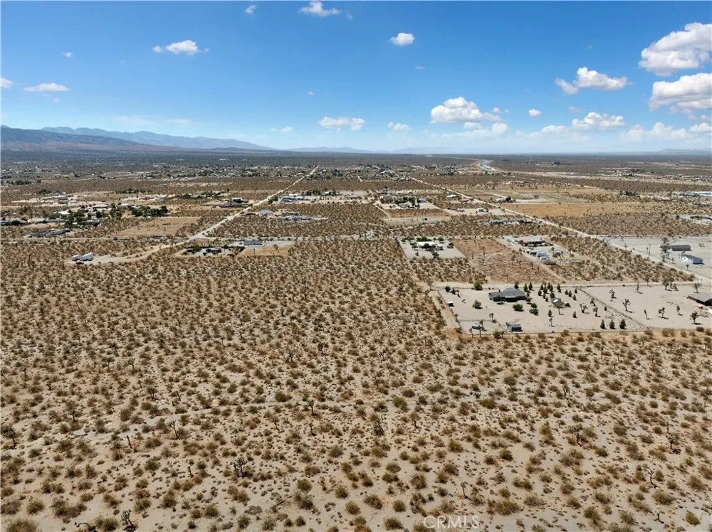 2 Wintergreen Rd Pinon Hills, CA 92372