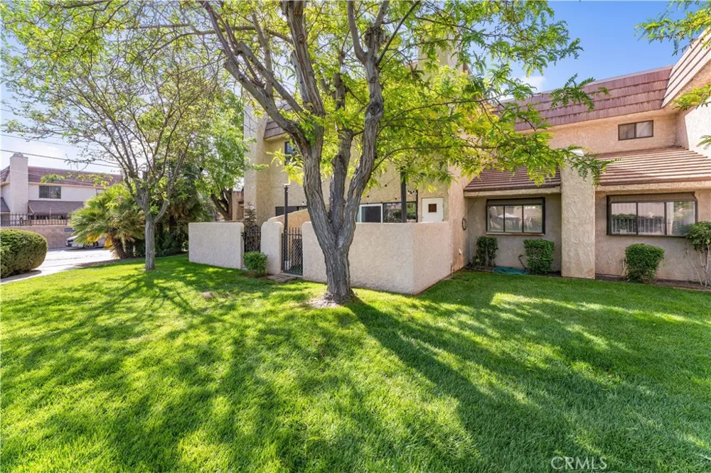 422 W Avenue J5 #32 Lancaster, CA 93534