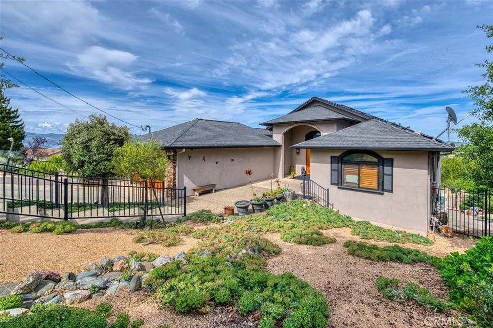 5568 Teton Kelseyville, CA 95451