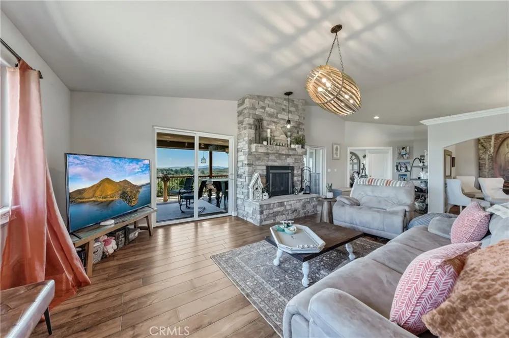 5568 Teton Kelseyville, CA 95451