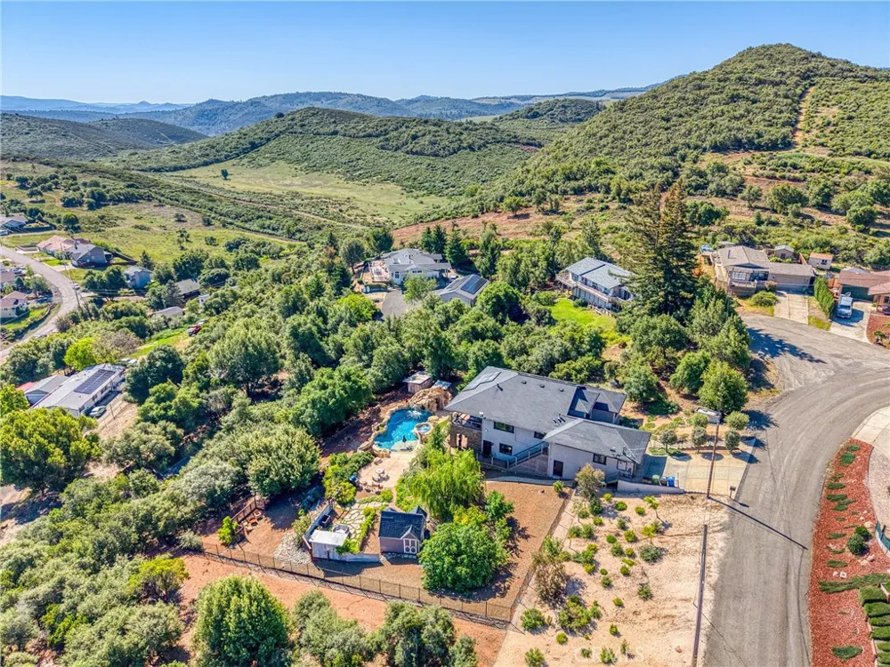 5568 Teton Kelseyville, CA 95451
