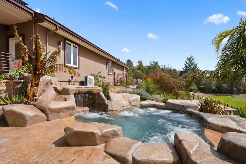 1061 Summit Road Watsonville, CA 95076