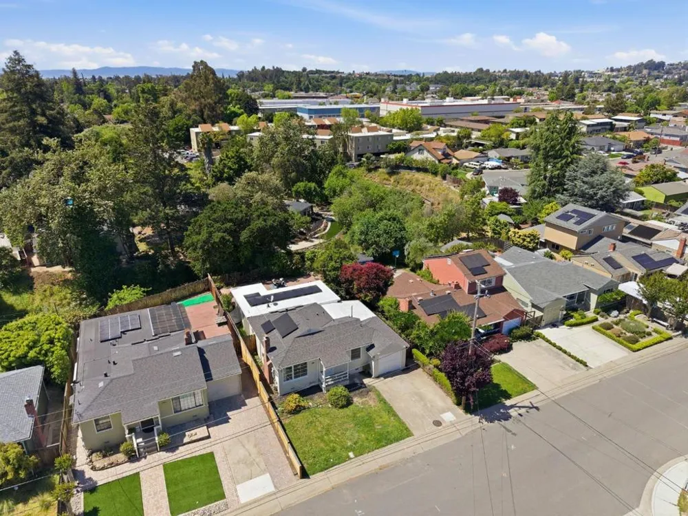 22389 Moyers Street Castro Valley, CA 94546