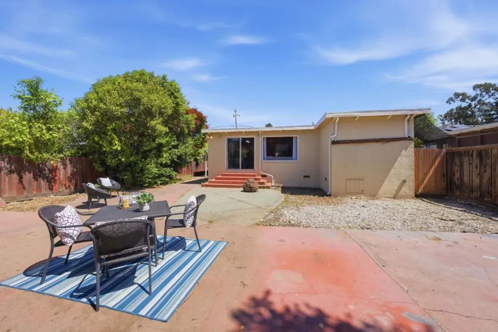 22389 Moyers Street Castro Valley, CA 94546