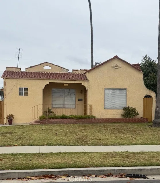 1915 W 75th Street Los Angeles, CA 90047