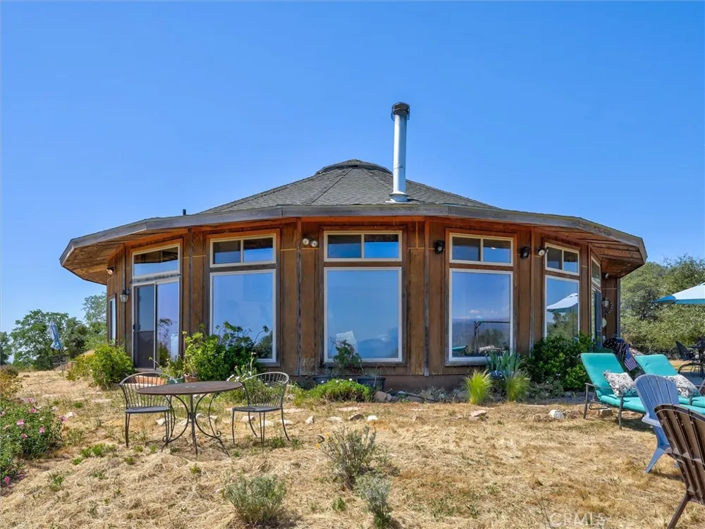 3754 Guadalupe Fire Catheys Valley, CA 95306