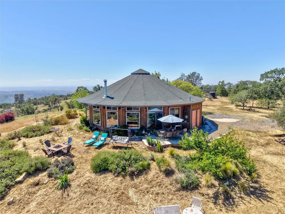 3754 Guadalupe Fire Catheys Valley, CA 95306