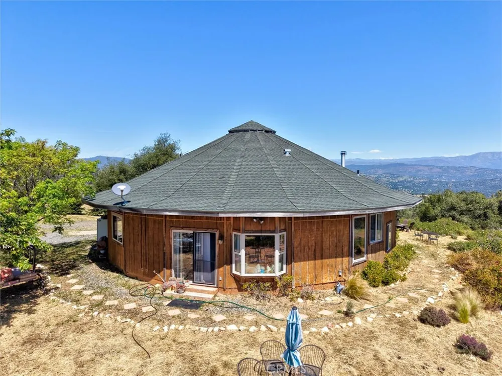 3754 Guadalupe Fire Catheys Valley, CA 95306