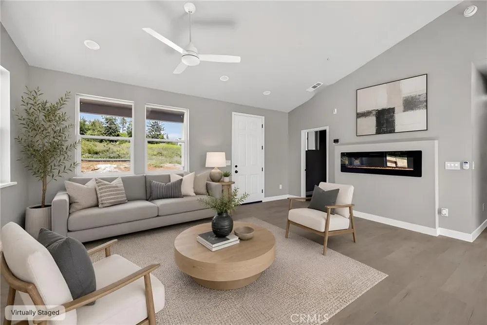 14205 Norwich Magalia, CA 95954