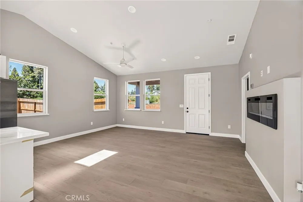 14205 Norwich Magalia, CA 95954