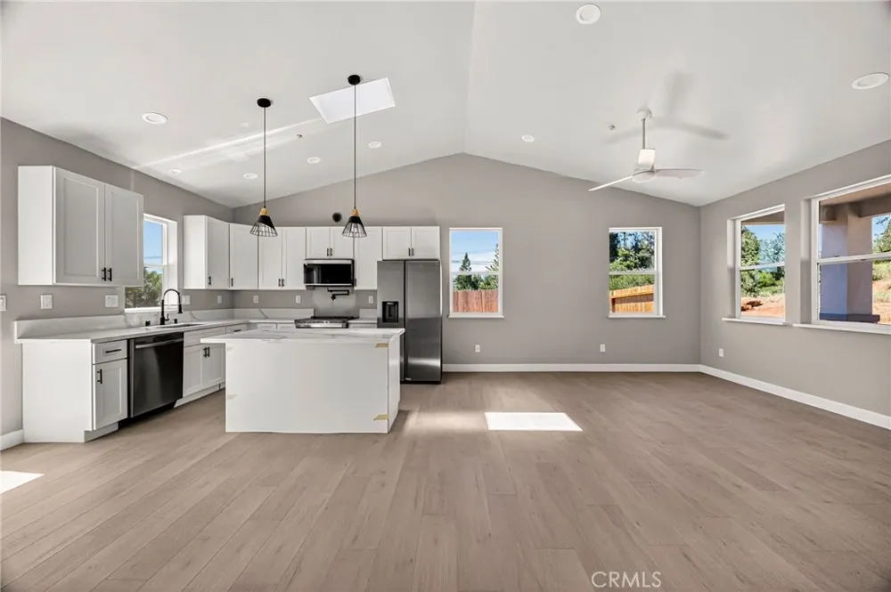 14205 Norwich Magalia, CA 95954