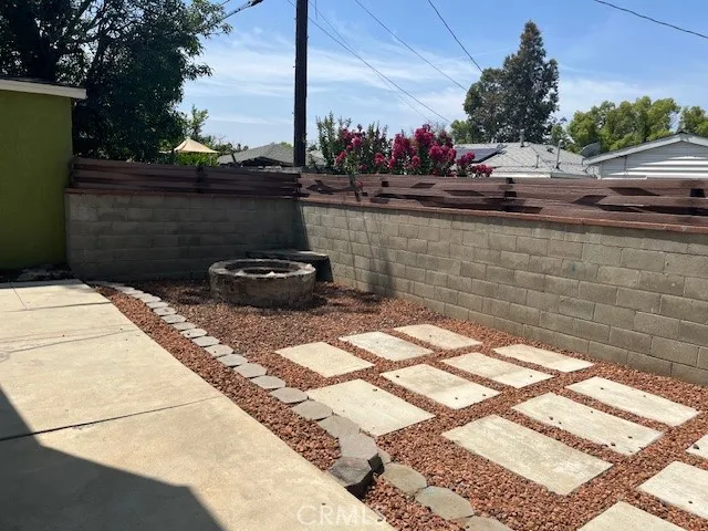9025 Gullo Arleta, CA 91331