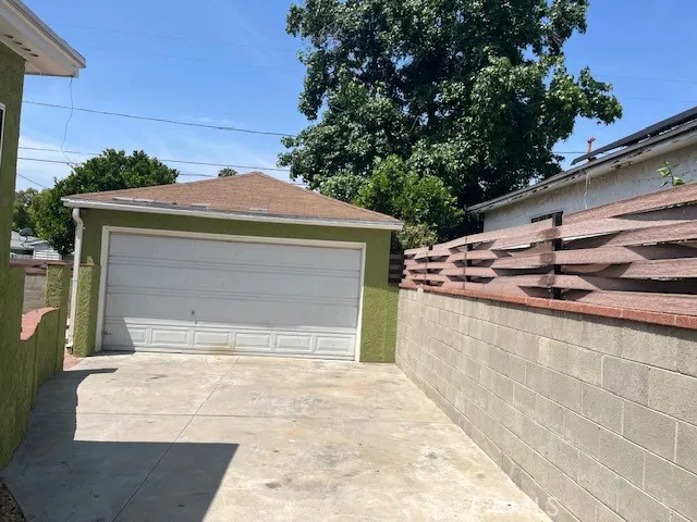 9025 Gullo Arleta, CA 91331
