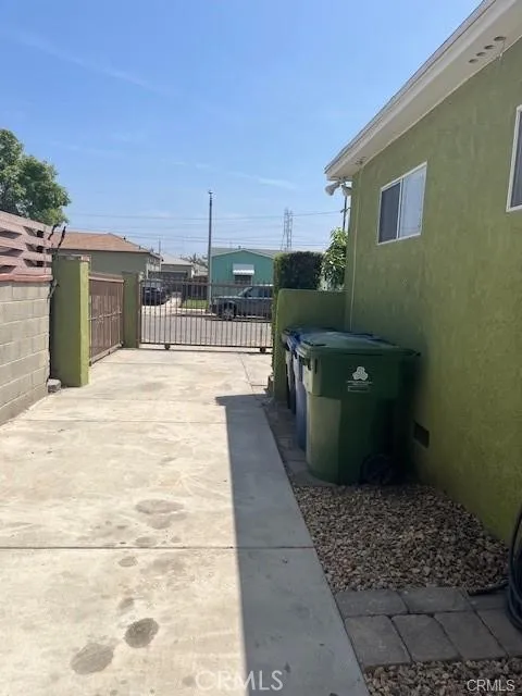 9025 Gullo Arleta, CA 91331