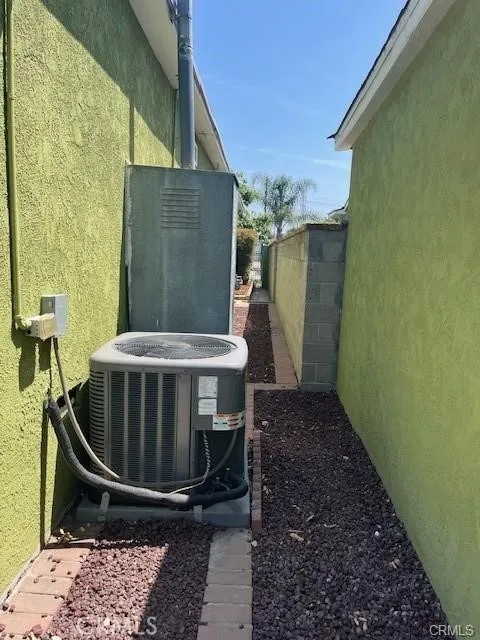 9025 Gullo Arleta, CA 91331