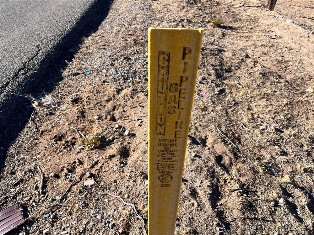 42424137 Armory Road Barstow, CA 92311
