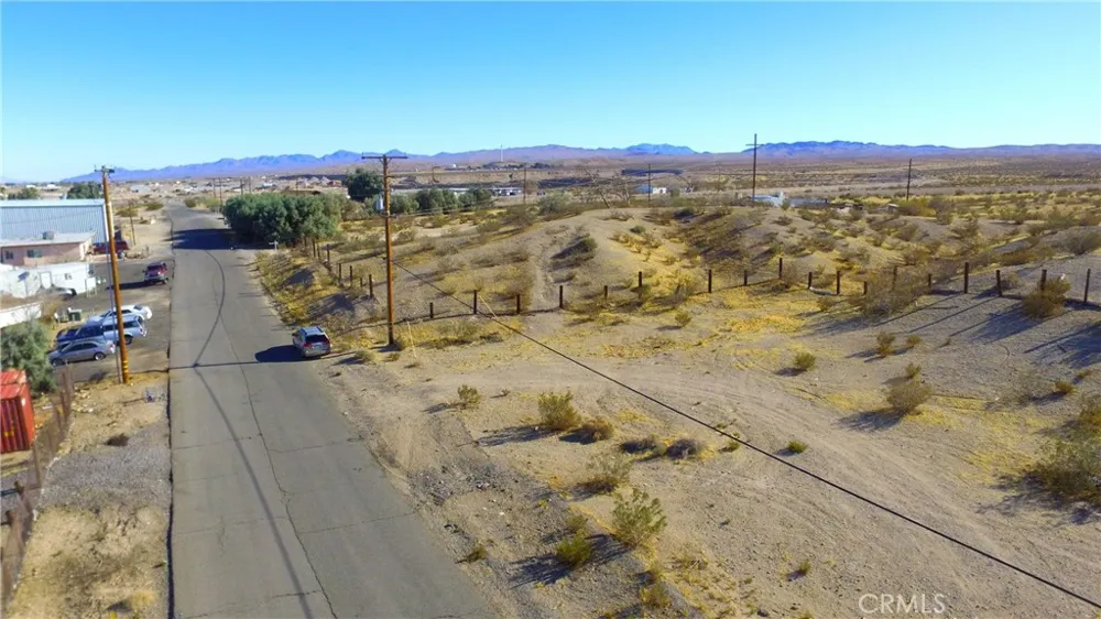 42424137 Armory Road Barstow, CA 92311