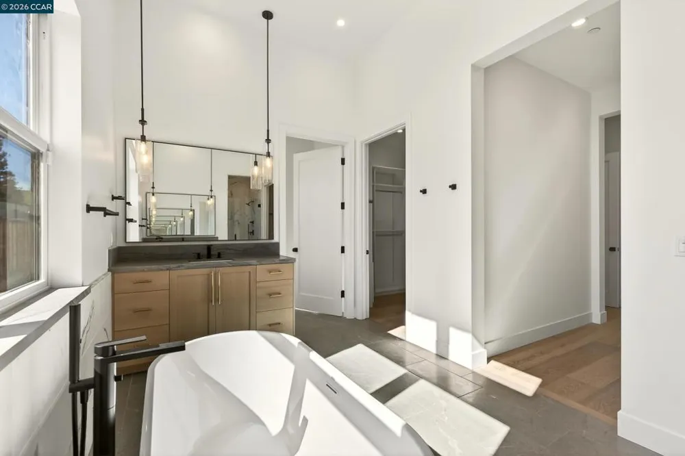 1080 Borrette Ct Napa, CA 94558