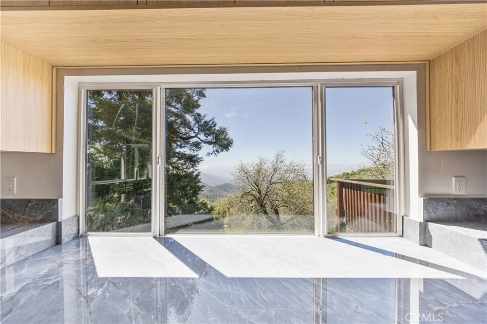 28503 Rim Of The World Lake Arrowhead, CA 92385