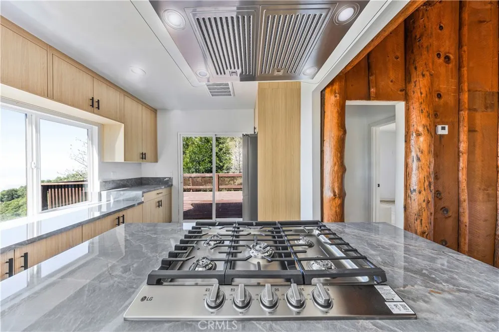 28503 Rim Of The World Lake Arrowhead, CA 92385