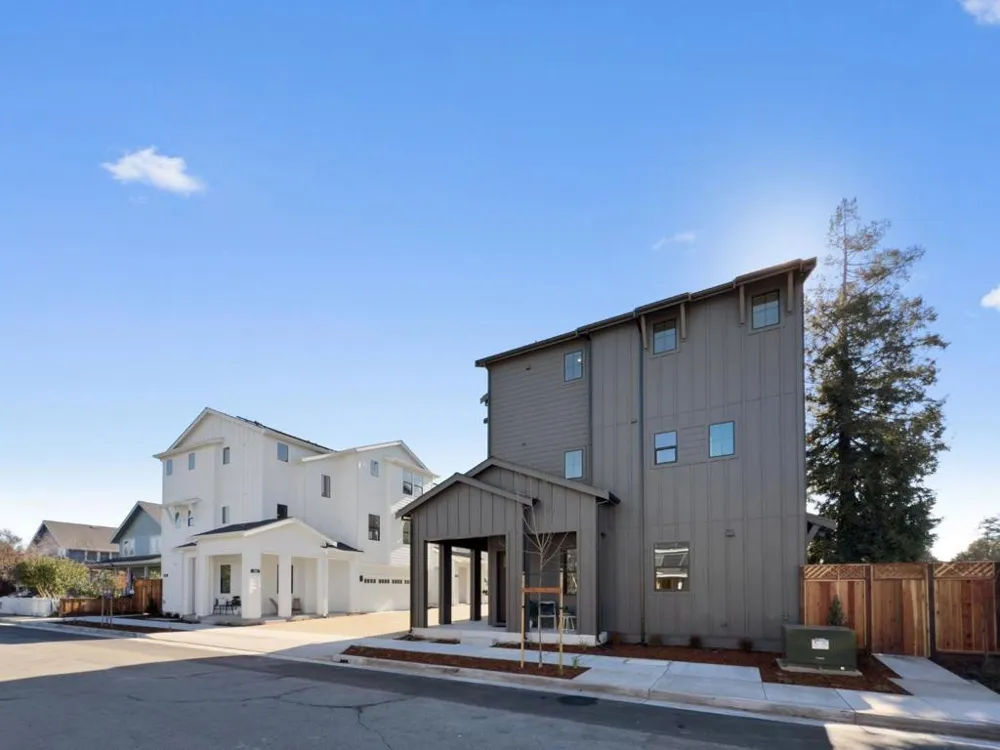 44 Sunnyside Avenue Campbell, CA 95008