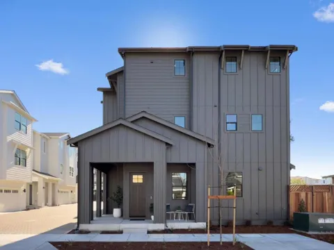44 Sunnyside Avenue