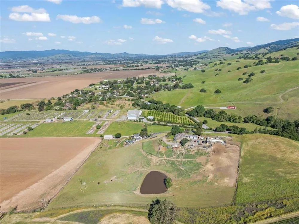 4180 Canada Road Gilroy, CA 95020