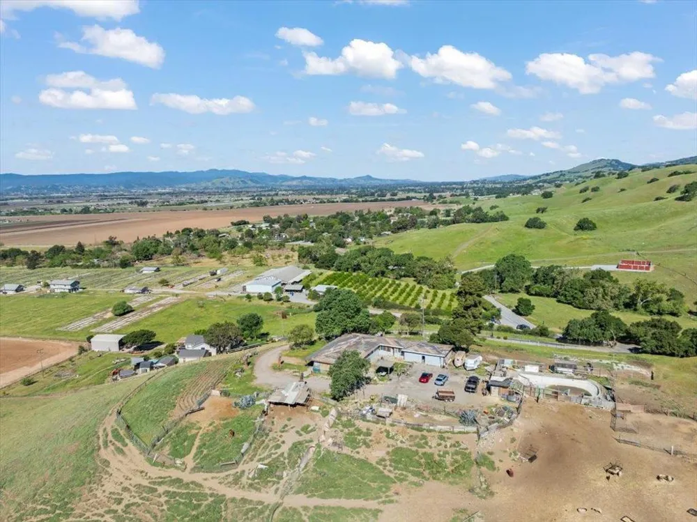 4180 Canada Road Gilroy, CA 95020