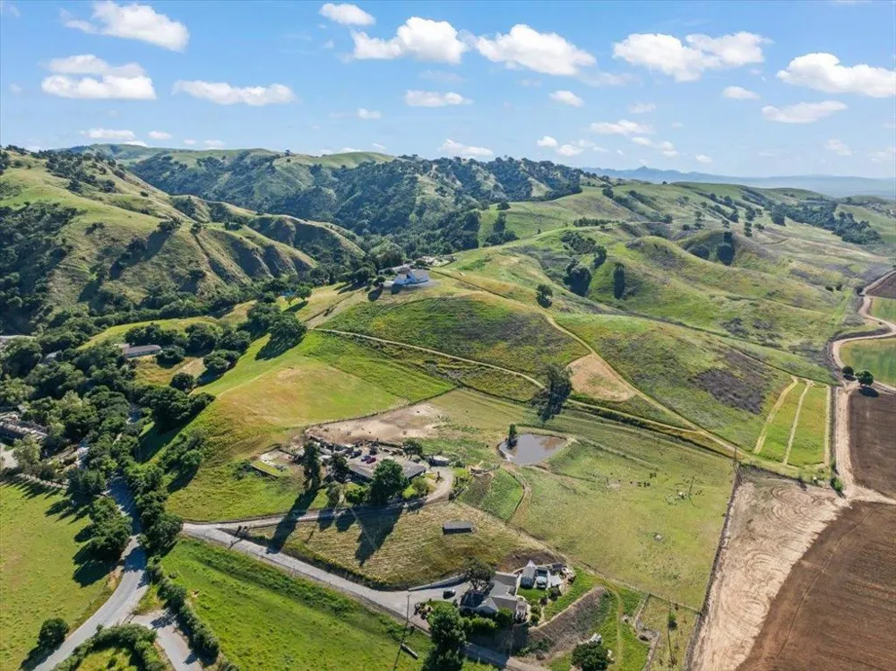 4180 Canada Road Gilroy, CA 95020
