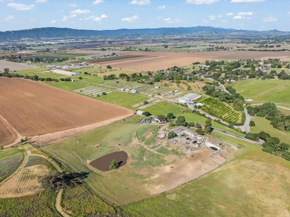 4180 Canada Road Gilroy, CA 95020
