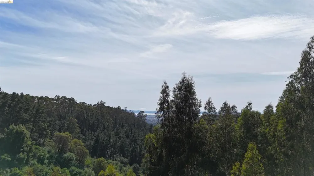 2551 Tunnel Rd Oakland, CA 94611