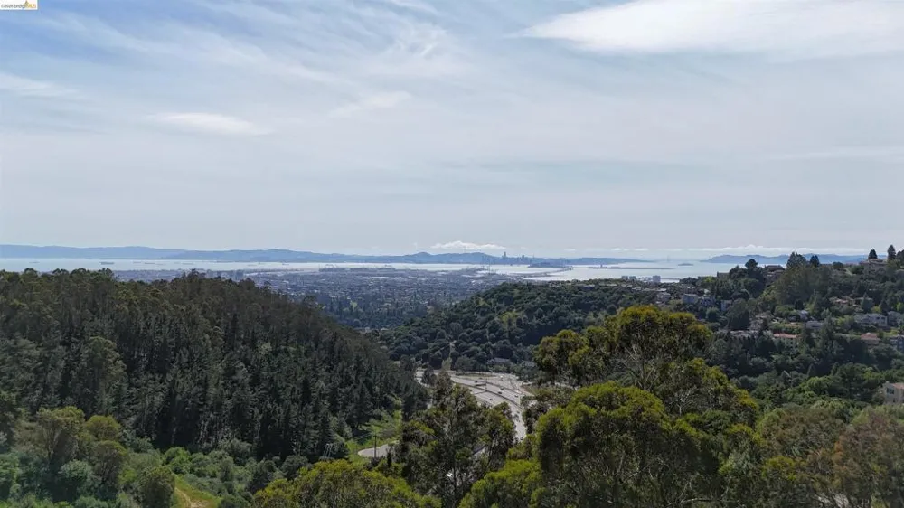 2551 Tunnel Rd Oakland, CA 94611