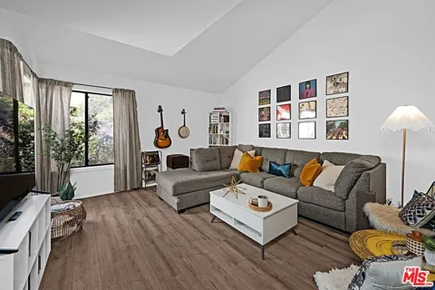 620 W Hyde Park Boulevard #117