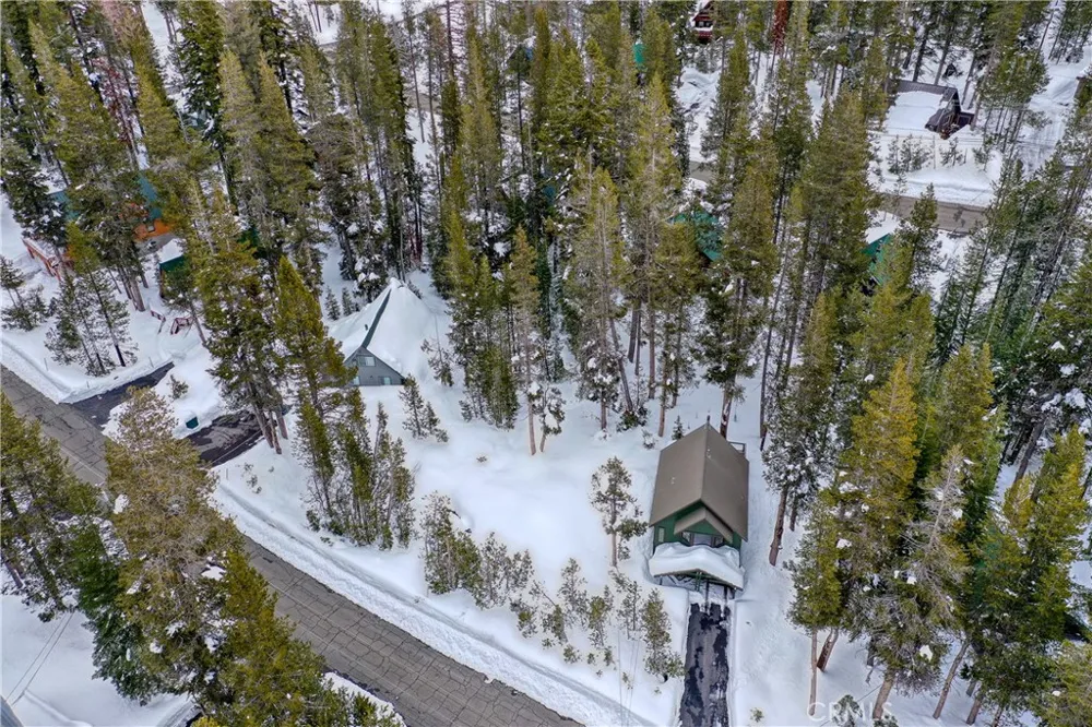 5252 Palisade Road Soda Springs, CA 95728