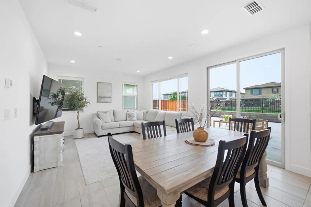 1122 S Morning Glory Drive Mountain House, CA 95391