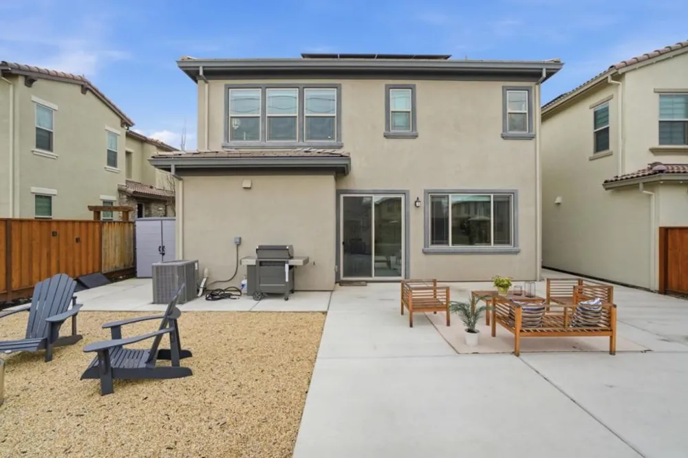 1122 S Morning Glory Drive Mountain House, CA 95391