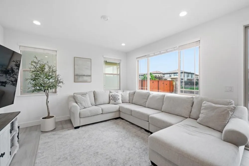 1122 S Morning Glory Drive Mountain House, CA 95391