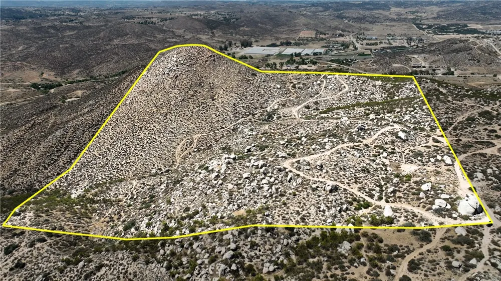 11 Sage Road Sage, CA 92544