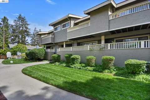 1163 Cherryview Ln