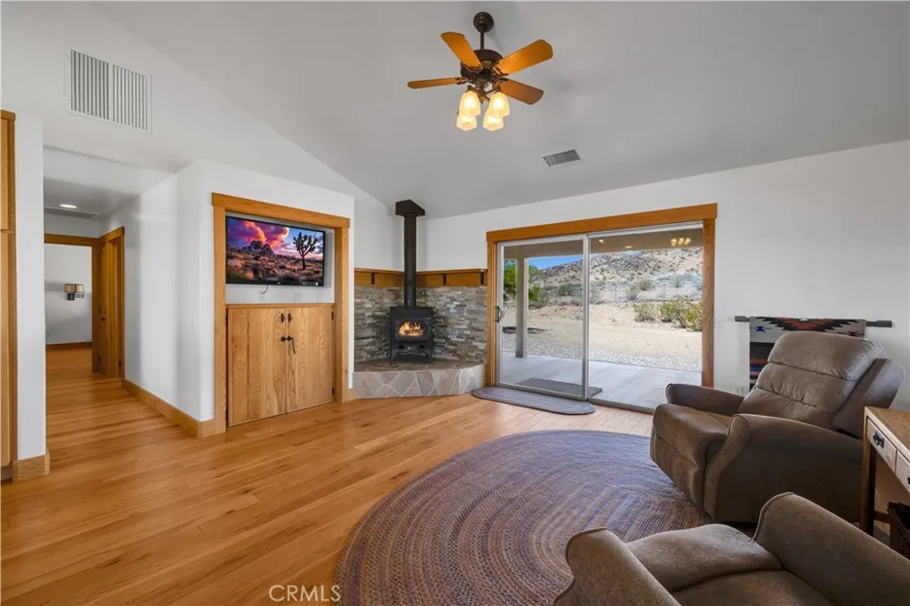 2858 Sage Avenue Landers, CA 92285